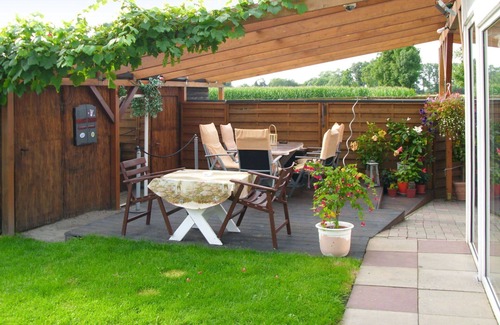 Cuxhaven Apartment | Lovely apartment for 4 guests with WIFI, TV, terrace, pets allowed and parking