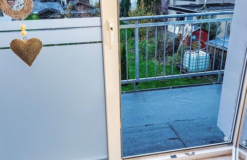 Steinheim Apartment | Lovely apartment for 2 people with WIFI, TV, balcony and parking