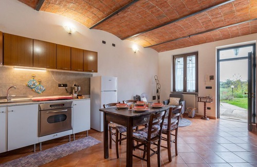 Calliano Apartment | Lovely apartment for 6 guests with WIFI, patio, pets allowed and panoramic view