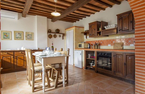 Fucecchio Apartment | Lovely apartment for 4 people with A/C, WIFI, pool, patio, pets allowed and parking