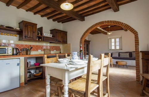 Fucecchio Apartment | Lovely apartment for 4 people with A/C, WIFI, pool, patio, pets allowed and parking