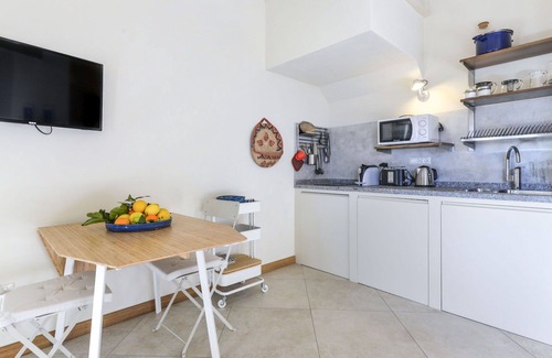 Marciana Apartment | Lovely apartment for 2 guests with WIFI, A/C, balcony and pets allowed