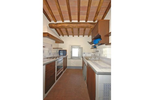 Montalcino Apartment | Lovely apartment for 7 guests with pool, A/C, TV, pets allowed, panoramic view and parking