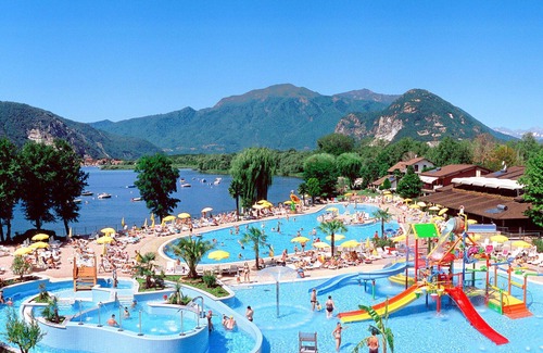 Fondotoce Apartment | Lovely apartment for 7 people with pool, WIFI, TV, balcony and parking