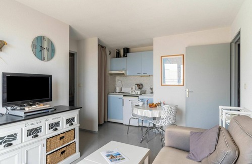 Lacanau-Ocean Apartment | Lovely apartment for 4 people with WIFI, pool, TV, terrace, pets allowed and parking