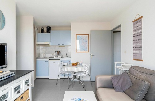 Lacanau-Ocean Apartment | Lovely apartment for 4 people with WIFI, pool, TV, terrace, pets allowed and parking