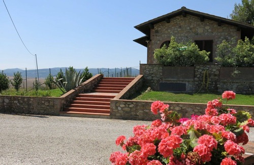 Terricciola House | Lovely apartment in villa for 4 people with pool, WIFI, terrace and pets allowed