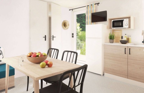 Soerendonk House | Lovely apartment in villa for 6 people with pool, TV, terrace, pets allowed and parking