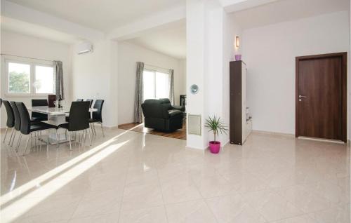 Blizna Donja Apartment | Lovely Apartment In Blizna Donja