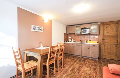 Horni Plana Villa | Lovely apartment in villa for 4 guests with pool, WIFI, TV, pets allowed and parking