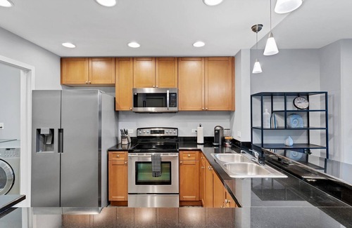 South Eola Condo | Lovely apartment in downtown Orlando with free parking