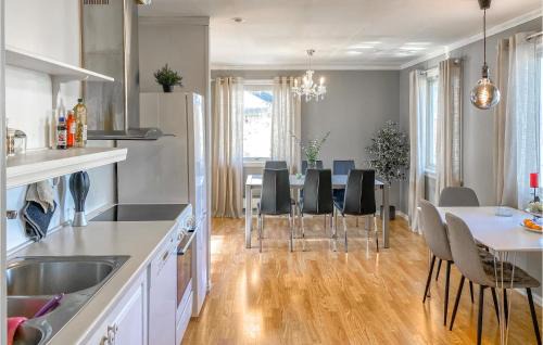 Alesund Apartment | Lovely Apartment In Ellingsøy