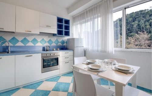 Ghiaia Apartment | Lovely Apartment In Deiva Marina