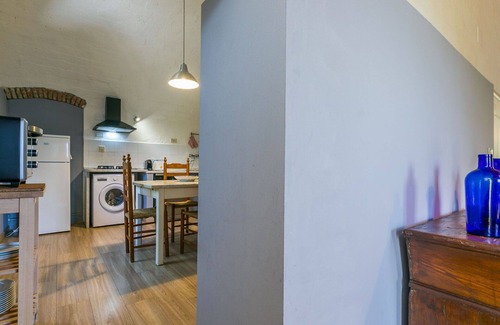 Lorenzana Villa | Lovely apartment in villa for 4 guests with WIFI, pool, pets allowed and parking