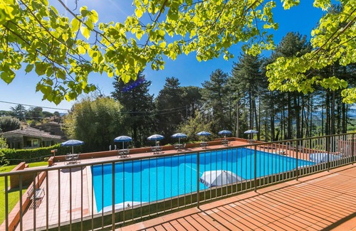 San Vivaldo Villa | Lovely apartment in villa with pool, WIFI, TV, terrace, pets allowed, panoramic view and parking