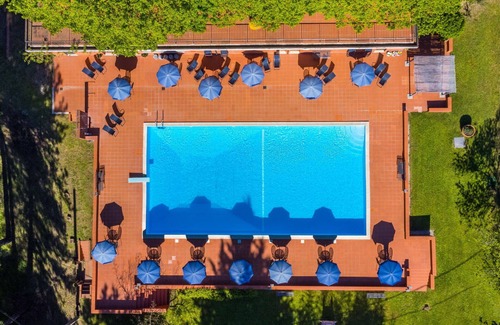 San Vivaldo Villa | Lovely apartment in villa with pool, WIFI, TV, terrace, pets allowed, panoramic view and parking