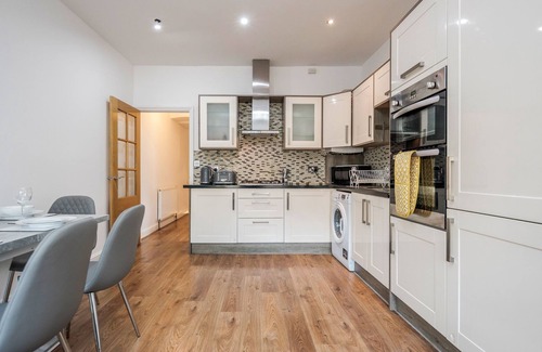 Lea Bridge Apartment | Lovely Apartment in London -