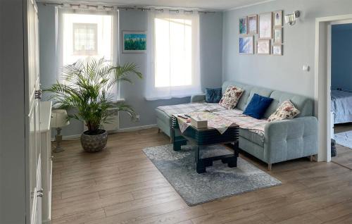 Nowe Warpno House | Lovely Apartment In Nowe Warpno