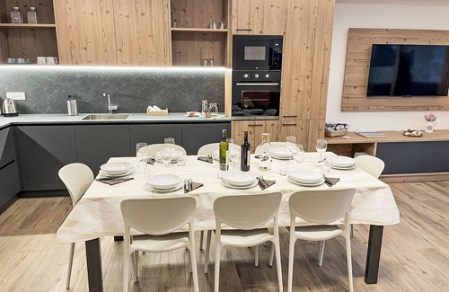 Bianzone House | Lovely apartment in villa for 8 guests with A/C, WIFI, TV, terrace and pets allowed
