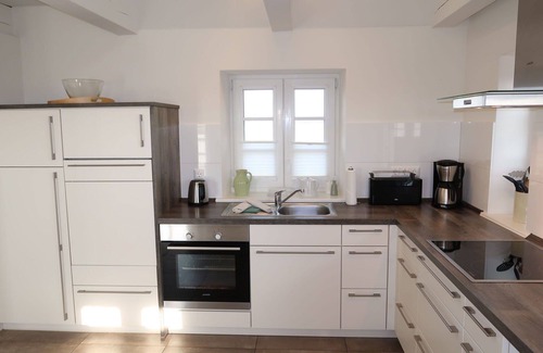 Dagebuell House | Lovely apartment in villa with WIFI, hot tub, TV, terrace, pets allowed and panoramic view