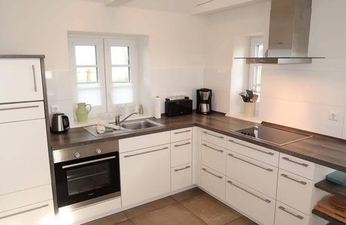 Dagebuell House | Lovely apartment in villa with WIFI, hot tub, TV, terrace, pets allowed and panoramic view