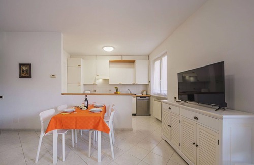 Ameglia House | Lovely apartment in villa for 5 people with WIFI, TV, terrace and pets allowed, close to La Spezia