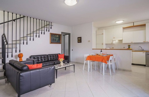 Ameglia House | Lovely apartment in villa for 5 people with WIFI, TV, terrace and pets allowed, close to La Spezia