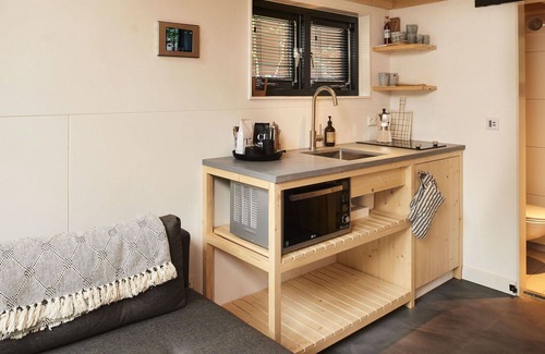 Belfeld House | Lovely apartment in villa for 2 guests with pool, WIFI, TV, terrace and parking
