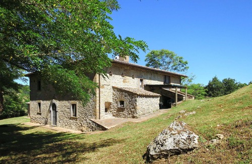 Bagnoregio Villa | Lovely apartment in villa for 2 people with WIFI, pool, patio and parking