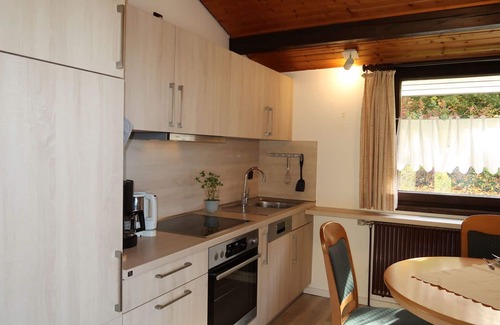 Machtlos House | Lovely apartment in villa for 4 people with pool, TV, terrace, pets allowed and parking