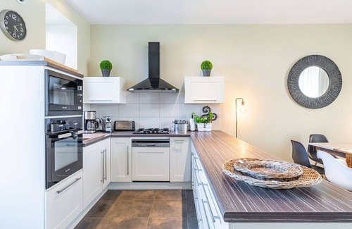 Caden Villa | Lovely apartment in villa for 8 guests with WIFI, private pool, TV, terrace and parking