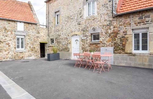 Pirou House | Lovely apartment in villa for 4 people with WIFI and pets allowed