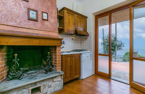 San Baronto Apartment | Lovely apartment for 2 people with WIFI, pool, TV, terrace, pets allowed and parking