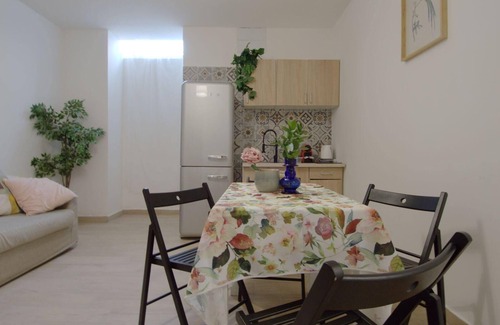 Calvairate Apartment | Lovely Apartment near the Baths of Milan near the city center!