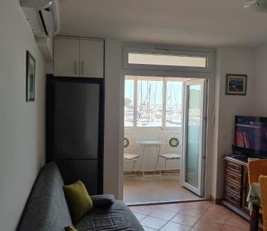 Cervar Porat Apartment | Lovely apartment near the beach with a sea view