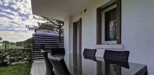 Bibione Lido del Sole Apartment | Lovely apartment overlooking the pool in Bibione