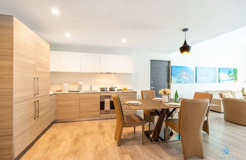 Hollywood Apartment | Lovely Apartment - Rooftop Pool- Hollywood Beach