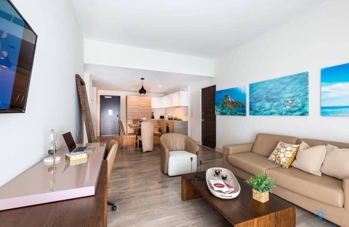 Hollywood Apartment | Lovely Apartment - Rooftop Pool- Hollywood Beach
