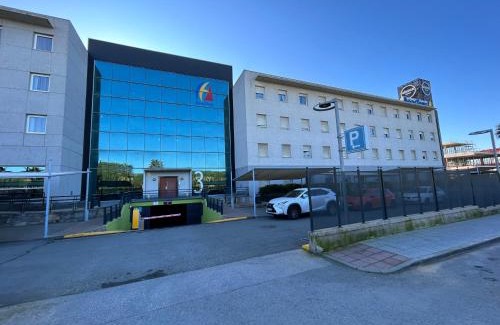 Bormujos Apartment | Lovely Apartment Sevilla Azahar Parking