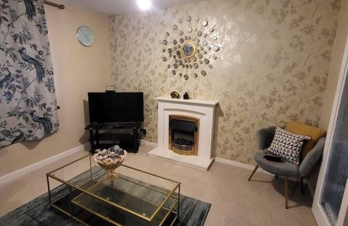 Sutton Coldfield Apartment | Lovely apartment with free parking & Wi-Fin
