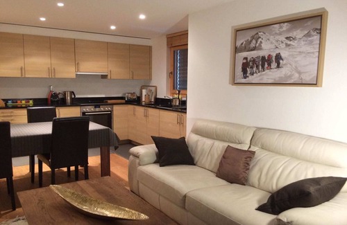Salins Apartment | Lovely apartment with mountain views