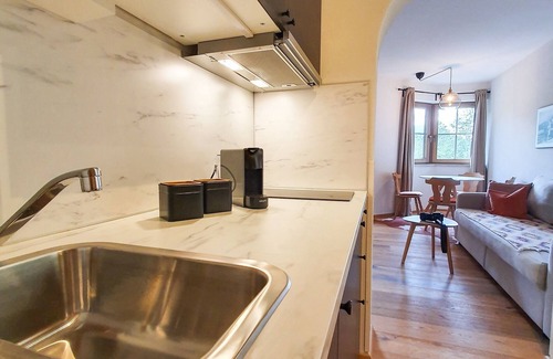 Goetzens Apartment | "Lovely apartment with free parking."