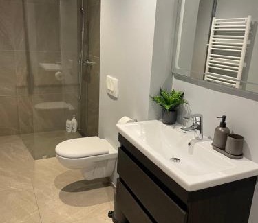 Oddeyrin Apartment | Lovely apartment with hot tub access