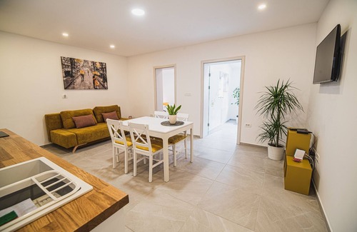 Kobarid Apartment | Lovely Apartment with Terrace & Garden at Soča River