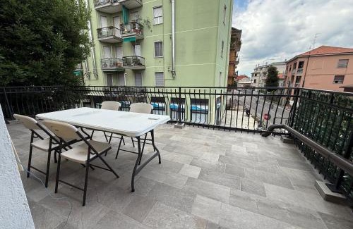 Bresso Apartment | LOVELY APARTMENT WiTH TERRACE NEAR MILAN