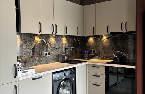 Mladost Apartment | Lovely apartment with WiFi in Sofia, near the Business Park. Free parking.