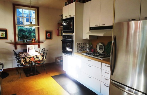 Cabbagetown Apartment | Lovely Artist's Cabbagetown Century Home Downtown with Private Courtyard