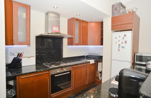Bayswater Apartment | Lovely Artistic Home in Hyde Park, London