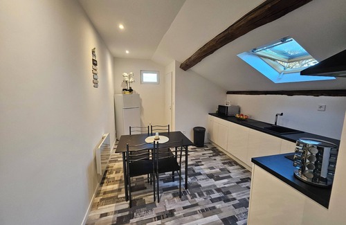 Decize Apartment | Lovely attic apartment a few steps from the town center