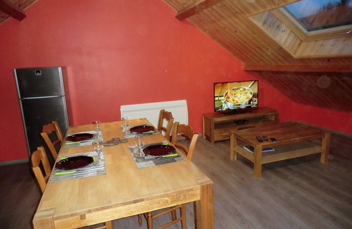 Chorges Cottage | Lovely attic apartment with mountain views